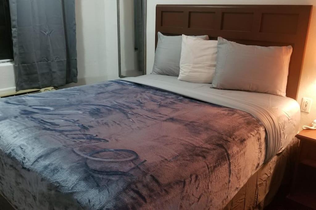 Hotel King Bed Hotel Room 120 Booking ستيلووتر المظهر الخارجي الصورة