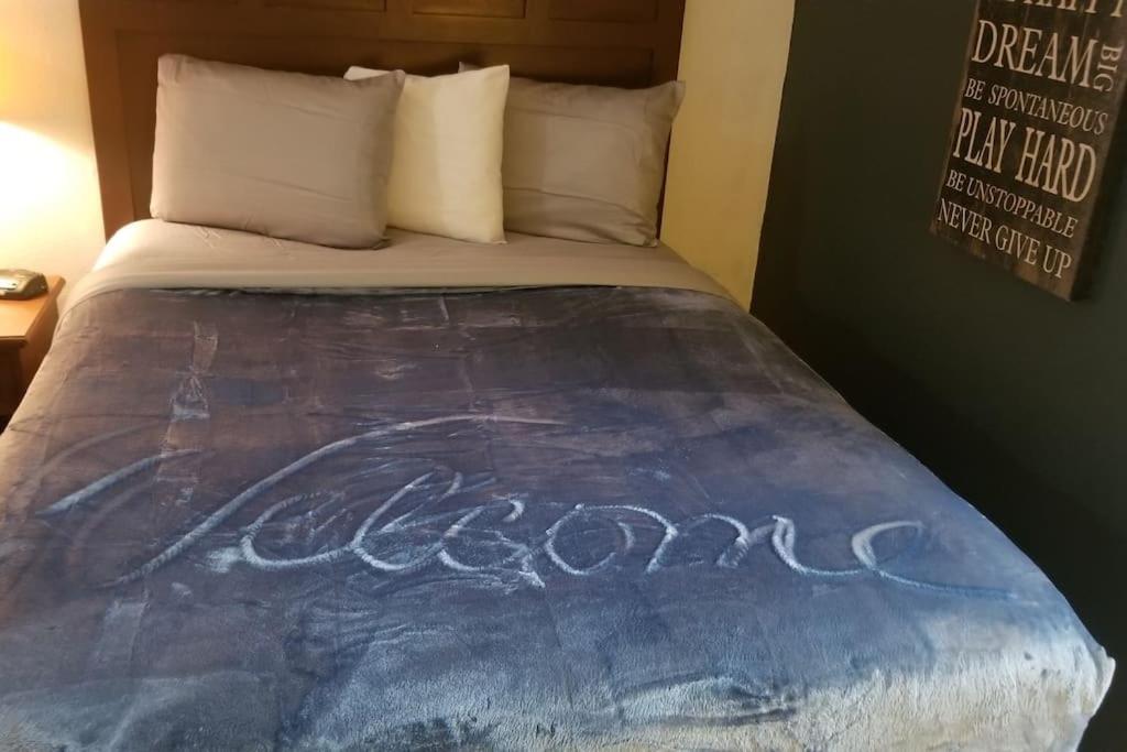Hotel King Bed Hotel Room 120 Booking ستيلووتر المظهر الخارجي الصورة